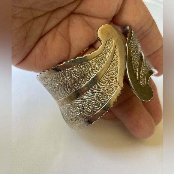 Peacock Feathers Design Clamper Hinged Bracelet Vintage - Picture 4 of 12